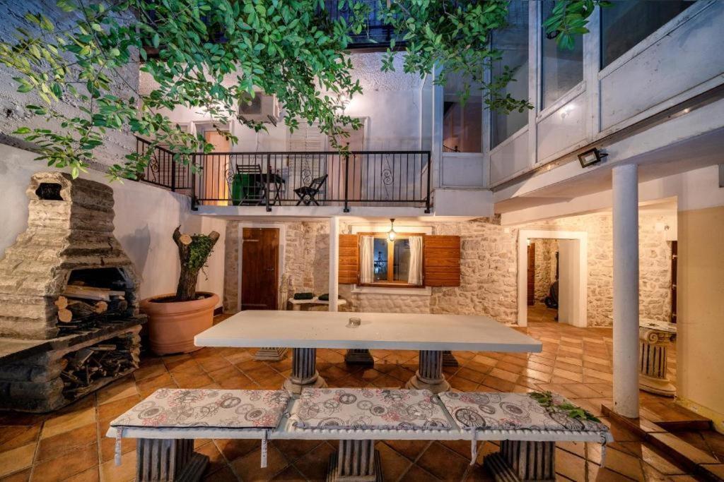Heritage Residence In Center With Pool- Apartments Vodice Eksteriør bilde