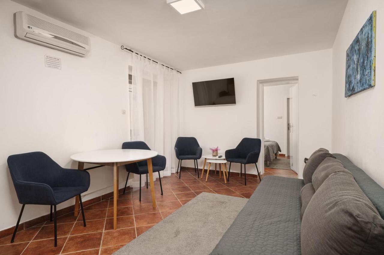 Heritage Residence In Center With Pool- Apartments Vodice Eksteriør bilde