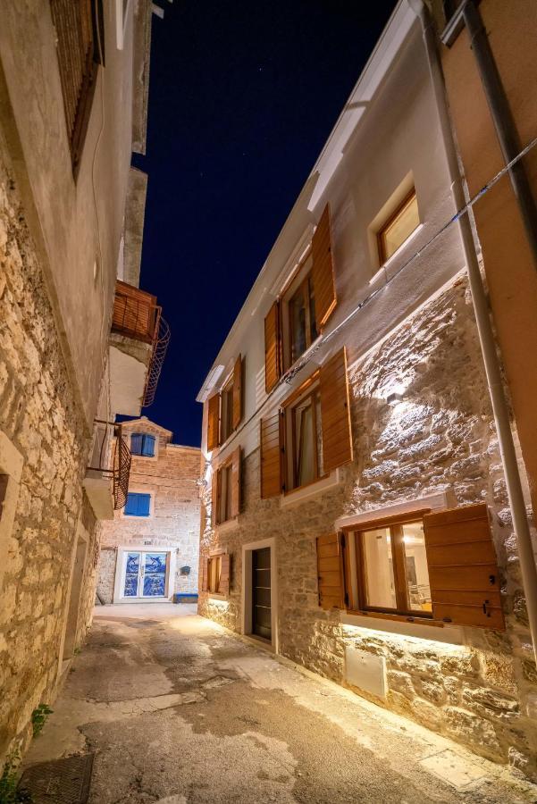 Heritage Residence In Center With Pool- Apartments Vodice Eksteriør bilde